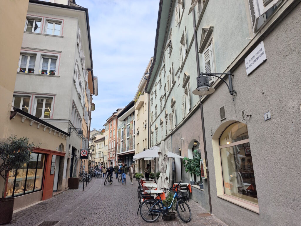 Die Dr.-Streiter-Gasse in der Altstadt Bozen