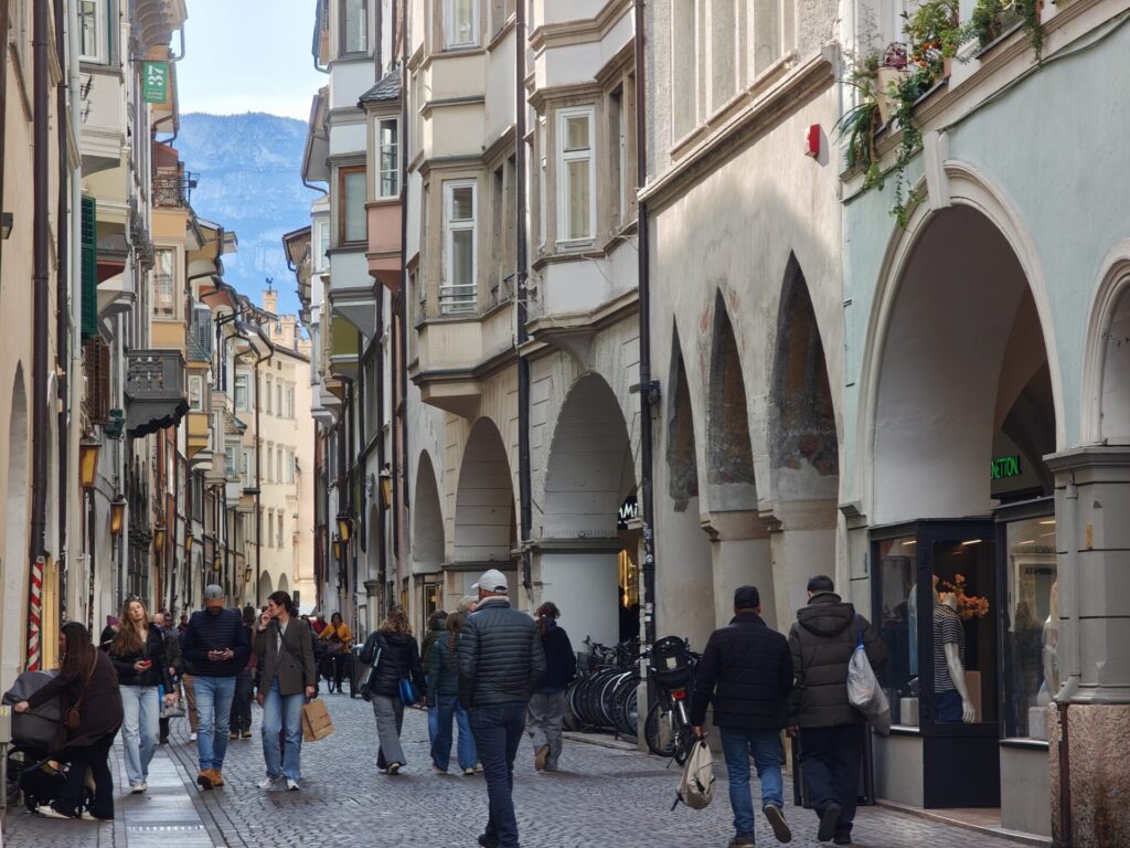 Die Lauben sind die zentralen Bozen Sehenswürdigkeiten